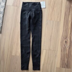 NWT Lululemon Wunder Under 28” pants